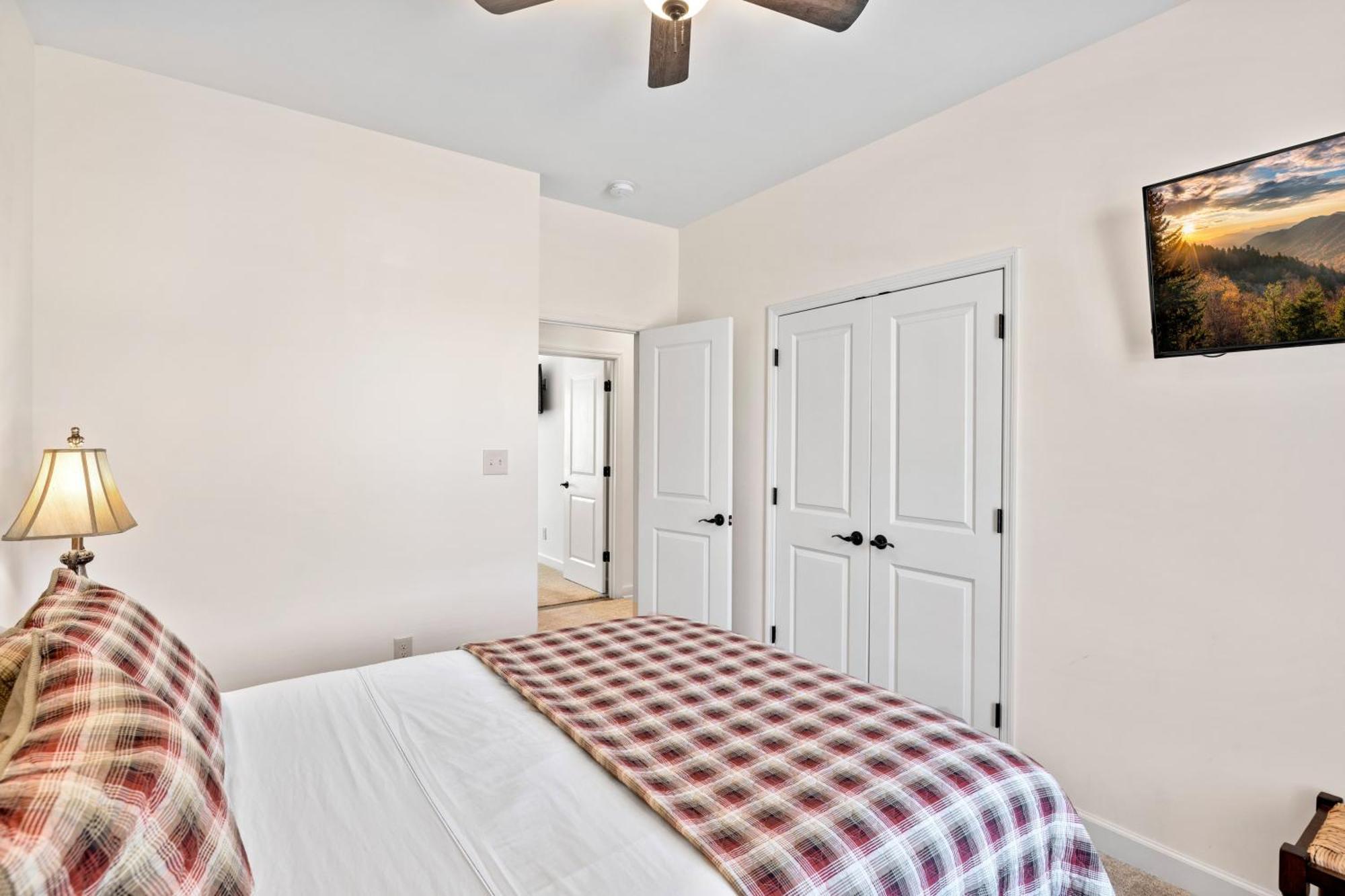 Bear Pass Is A 3 Bed 2 Bath Craftsman Style Home Located Within Walking Distance To Dt 蓋特林堡 外观 照片