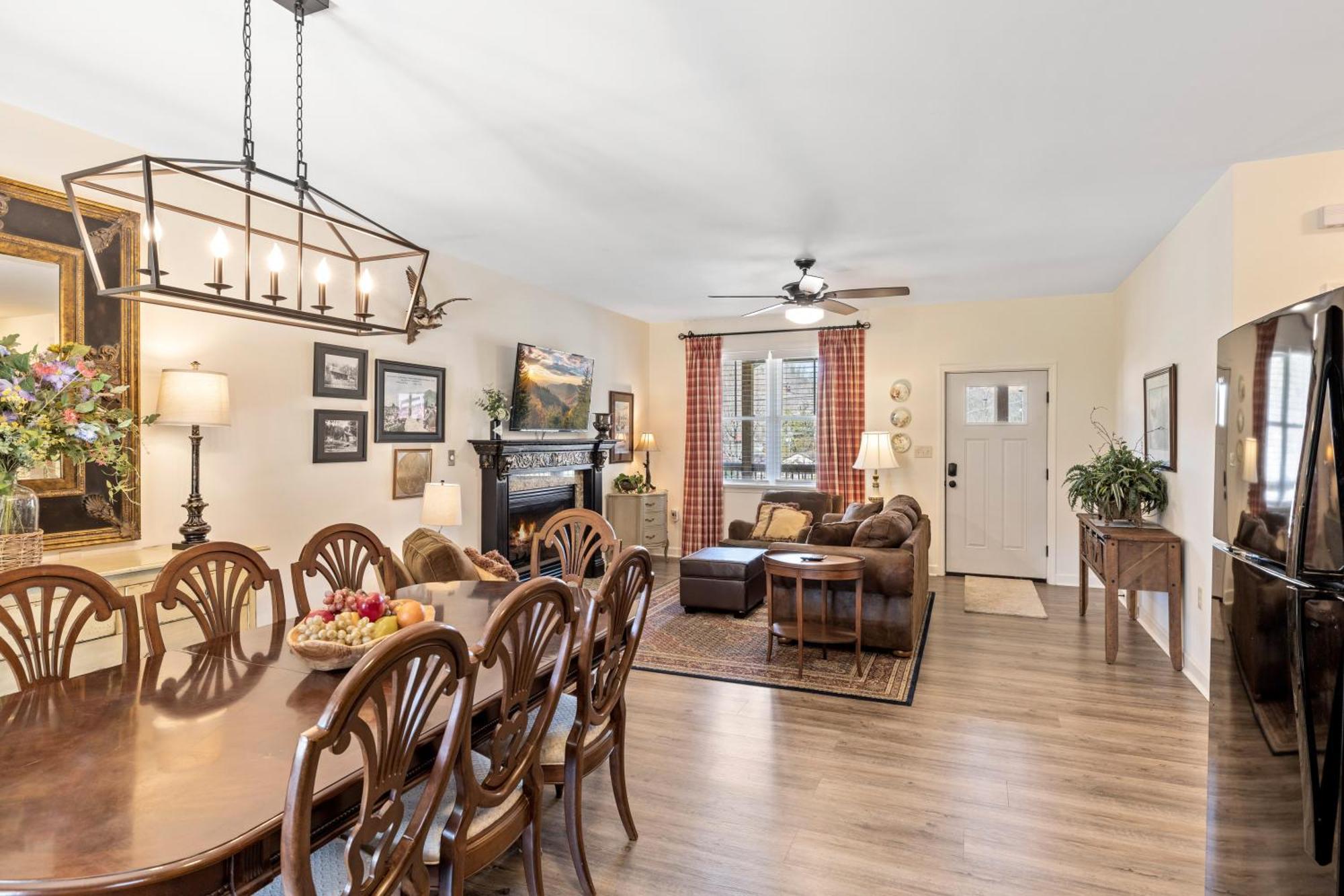 Bear Pass Is A 3 Bed 2 Bath Craftsman Style Home Located Within Walking Distance To Dt 蓋特林堡 外观 照片