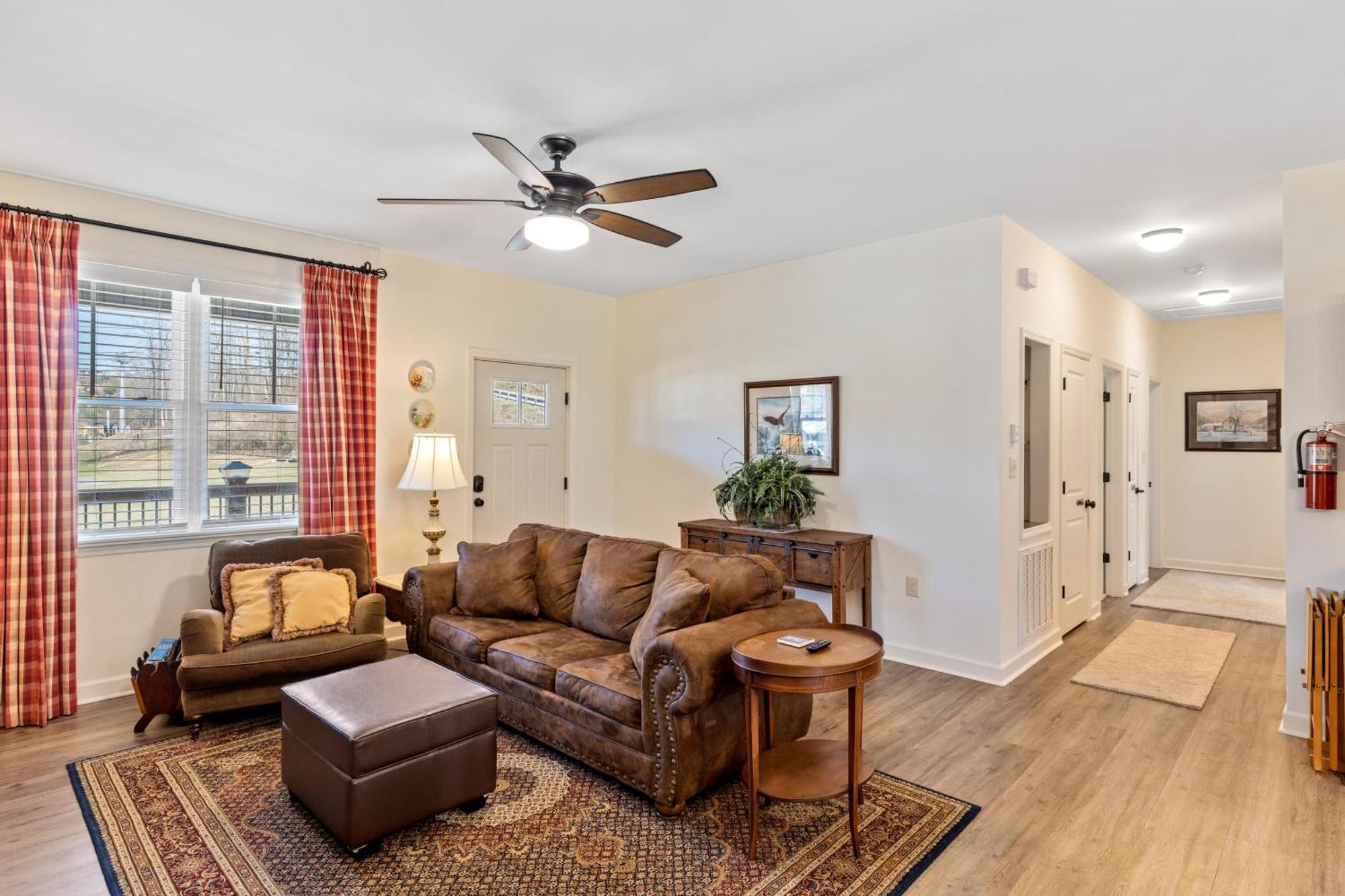 Bear Pass Is A 3 Bed 2 Bath Craftsman Style Home Located Within Walking Distance To Dt 蓋特林堡 外观 照片