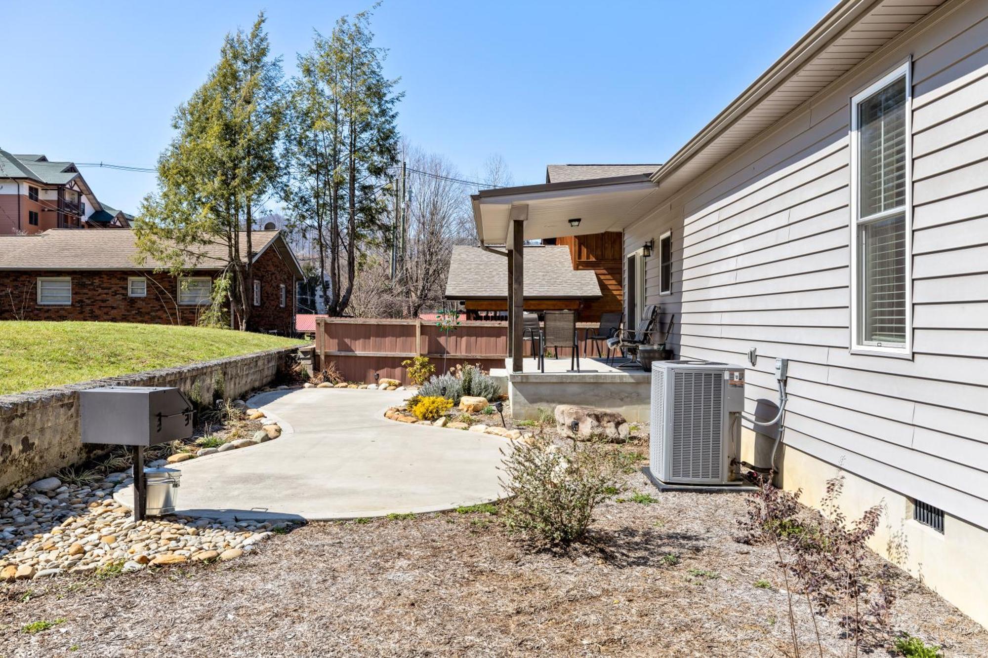 Bear Pass Is A 3 Bed 2 Bath Craftsman Style Home Located Within Walking Distance To Dt 蓋特林堡 外观 照片